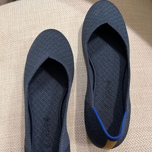 The Flat by Rothy’s, size 9, navy